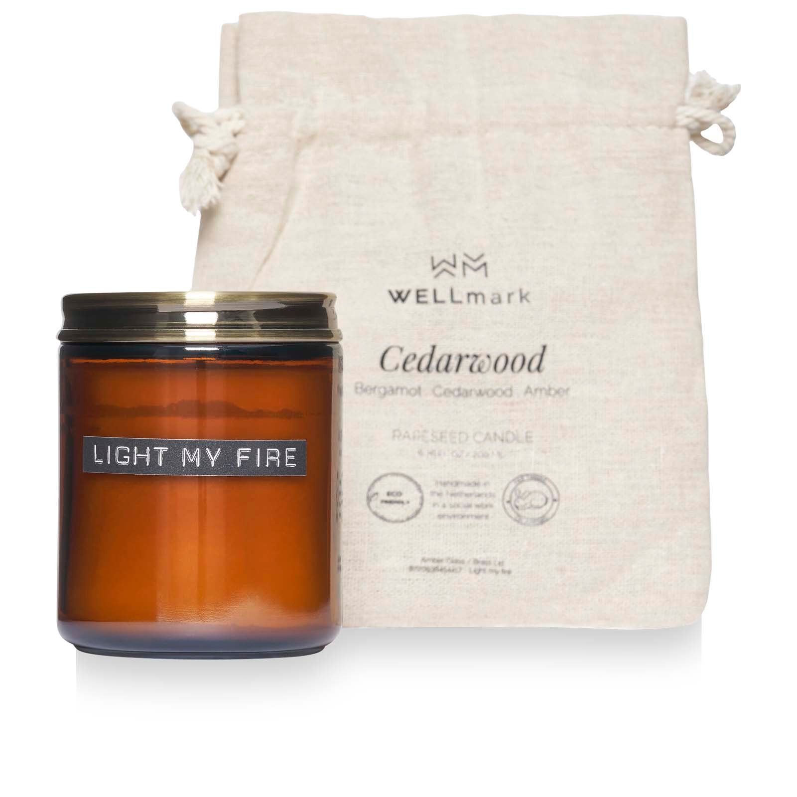 12632011-1 Bougie parfumée Wellmark parfum bois de cèdre – Image 1